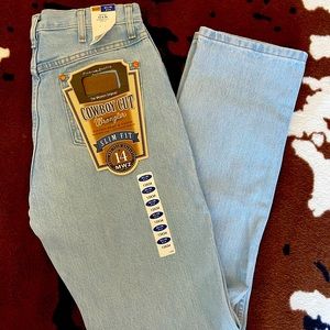 Women’s Wrangler Cowboy Cut Jeans MWZ Slim Fit - Light Wash